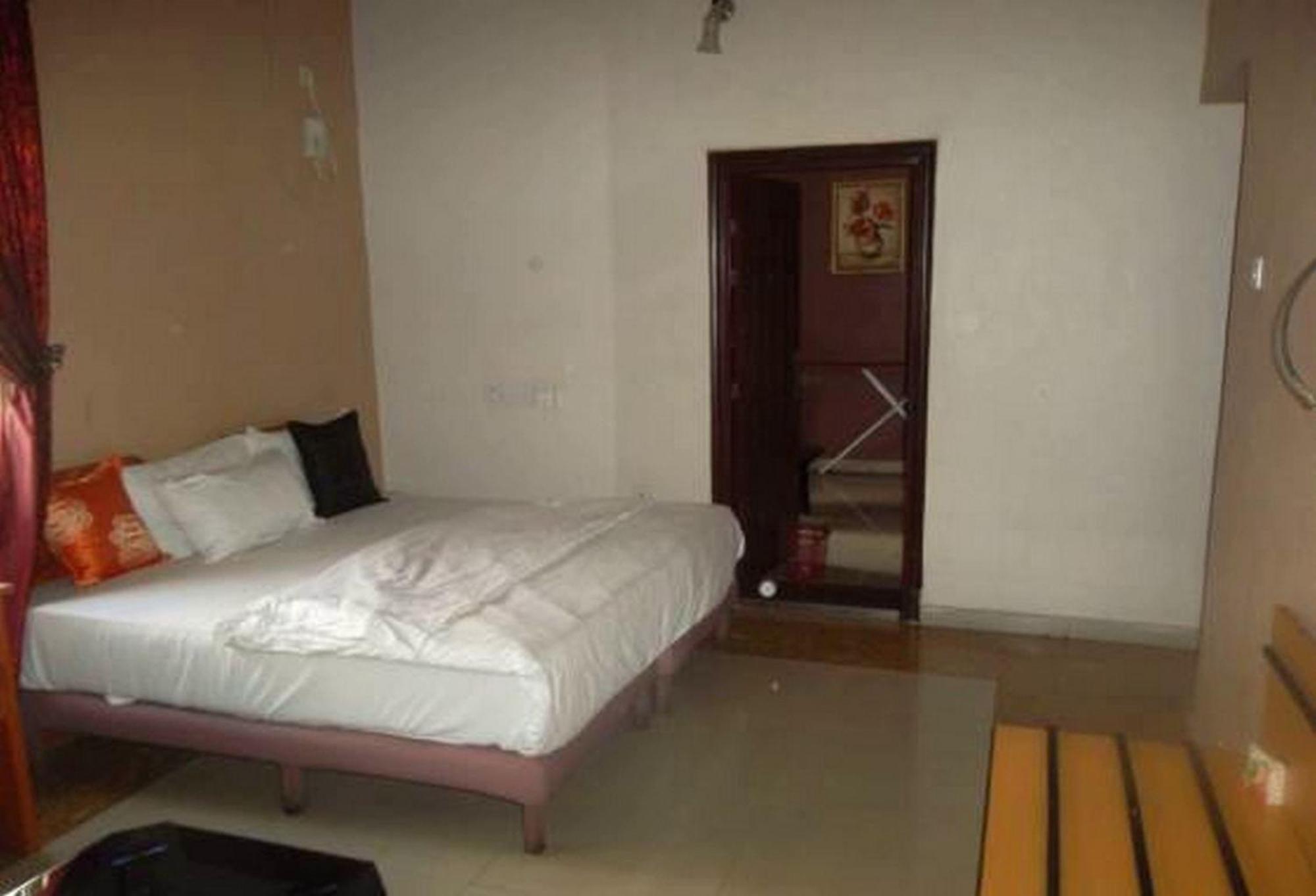 Room In Lodge - Clen-Phil Hotels And Suite Port Harcourt Zewnętrze zdjęcie