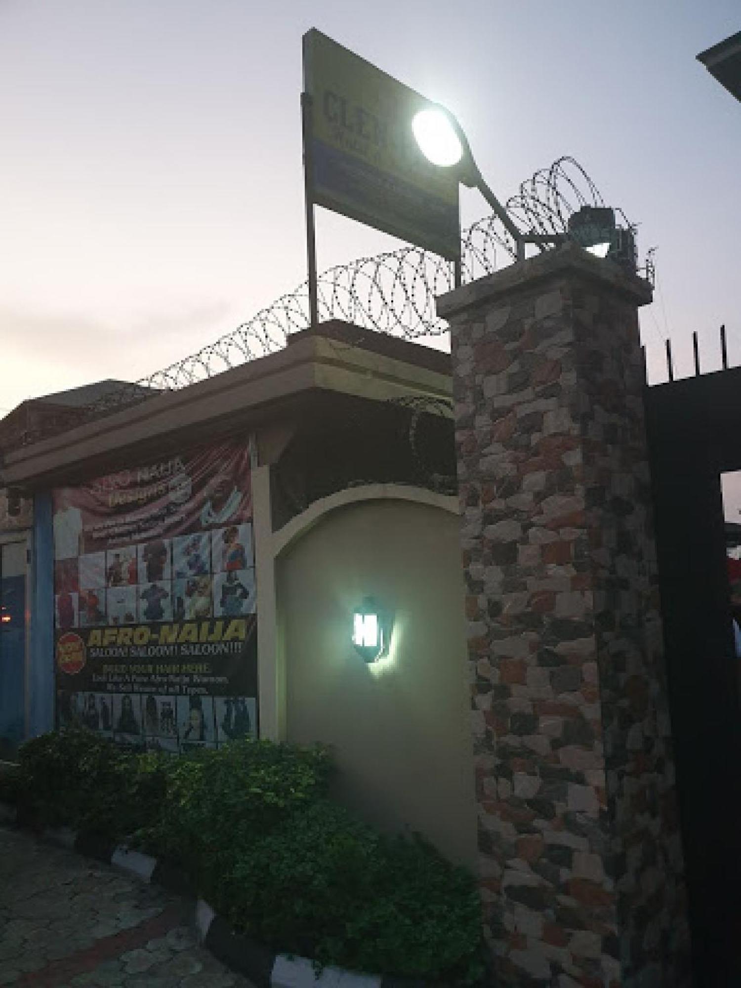 Room In Lodge - Clen-Phil Hotels And Suite Port Harcourt Zewnętrze zdjęcie